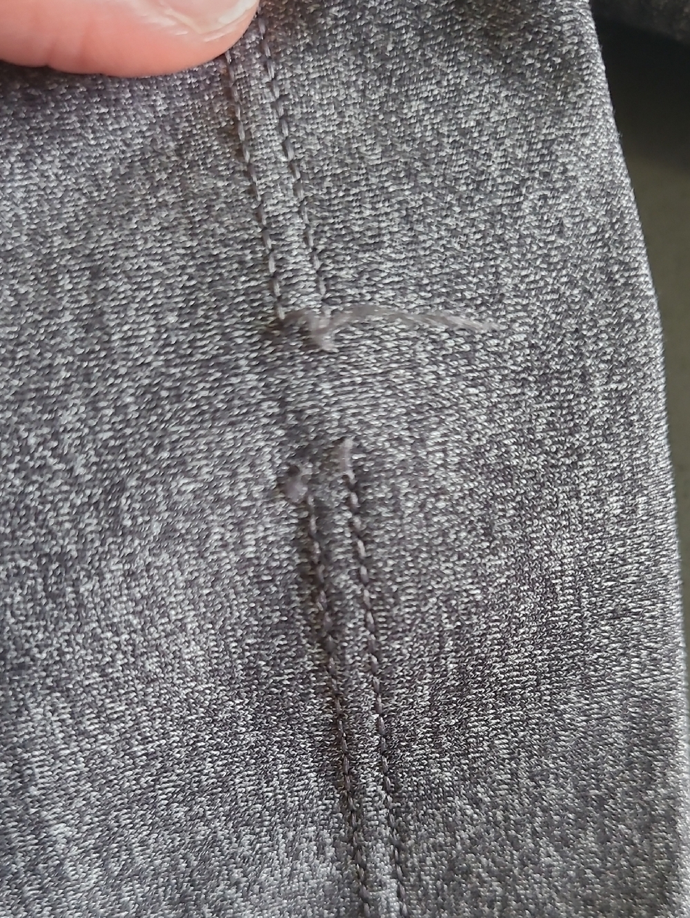 Lululemon On The Fly Pants. Size 6 - Picture 8 of 8